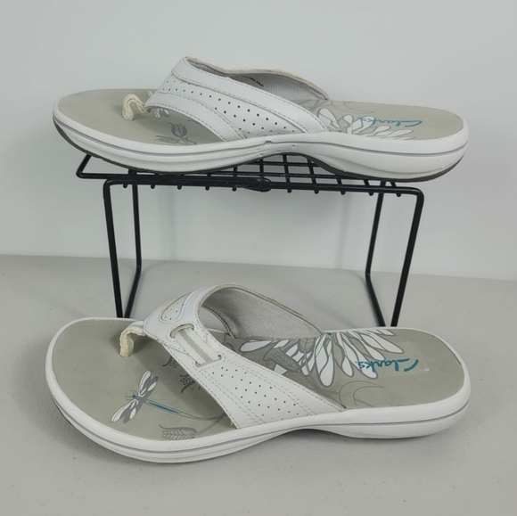 Clarks Shoes - Clarks Woman's Flip flops Sandals white Slice Sandals Sz 6M